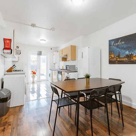 Upton Park Bedrooms 25 Min To Central London Exterior photo