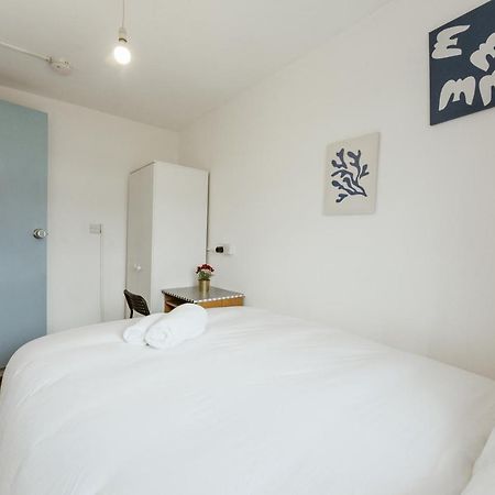 Upton Park Bedrooms 25 Min To Central London Exterior photo