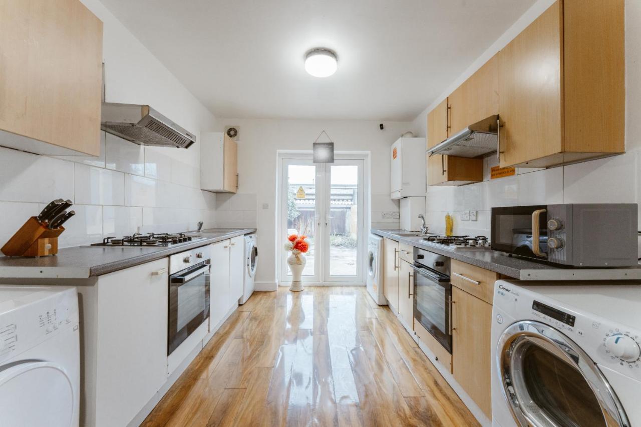 Upton Park Bedrooms 25 Min To Central London Exterior photo