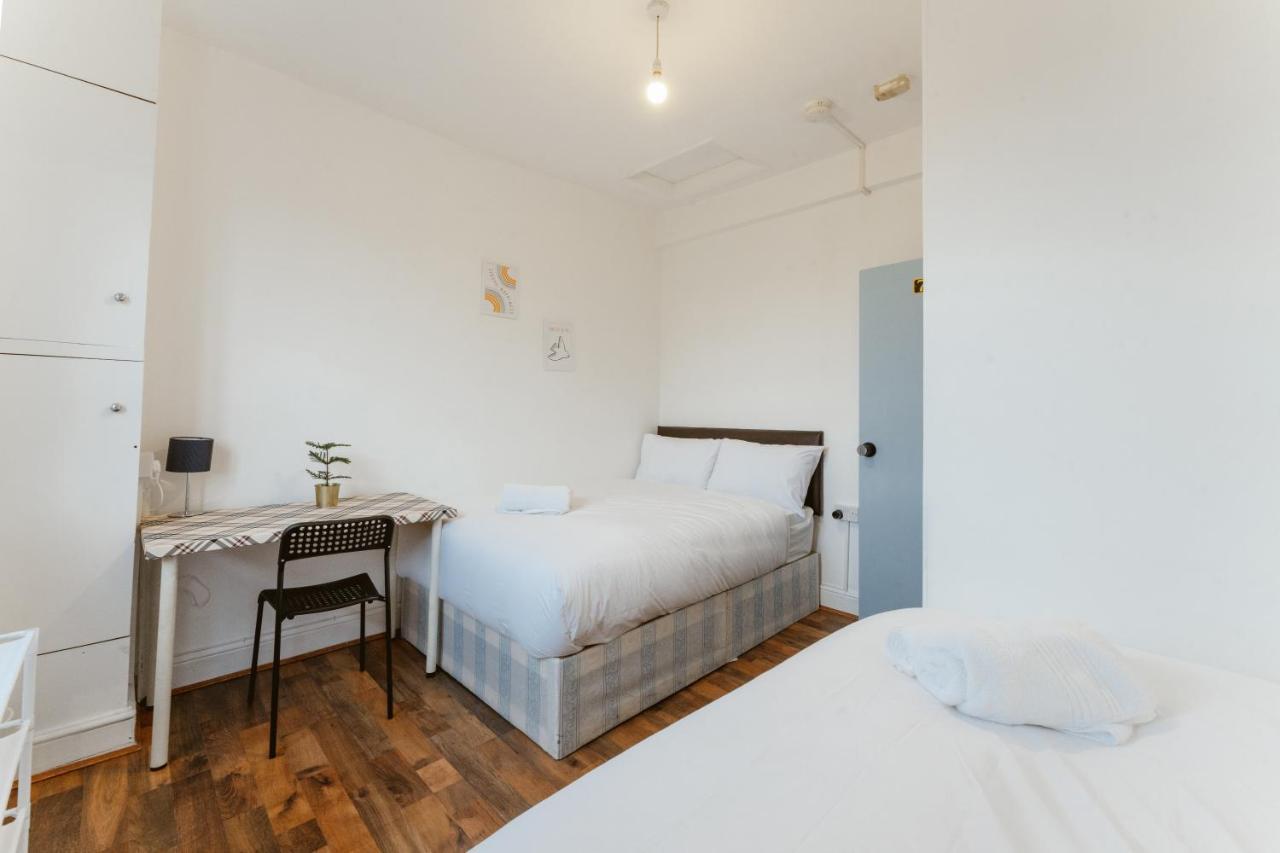 Upton Park Bedrooms 25 Min To Central London Exterior photo