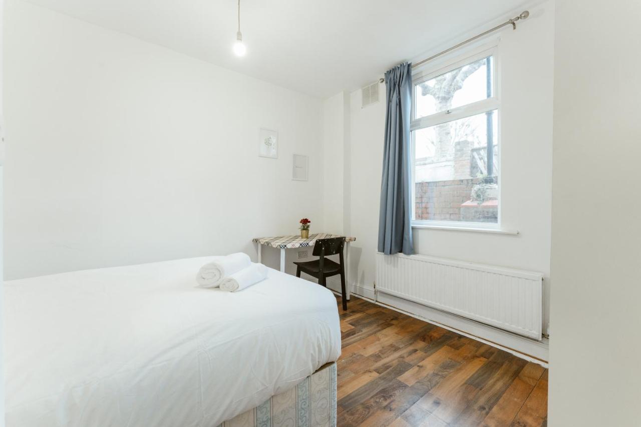 Upton Park Bedrooms 25 Min To Central London Exterior photo