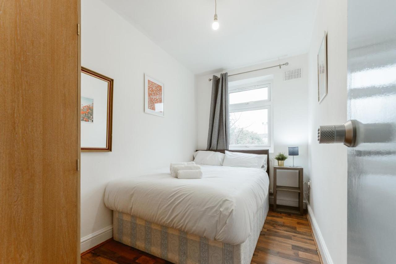 Upton Park Bedrooms 25 Min To Central London Exterior photo