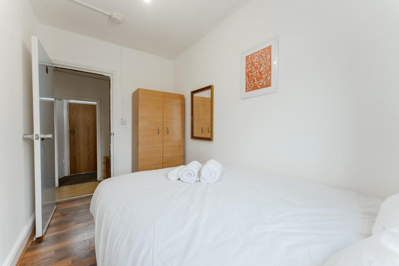 Upton Park Bedrooms 25 Min To Central London Exterior photo